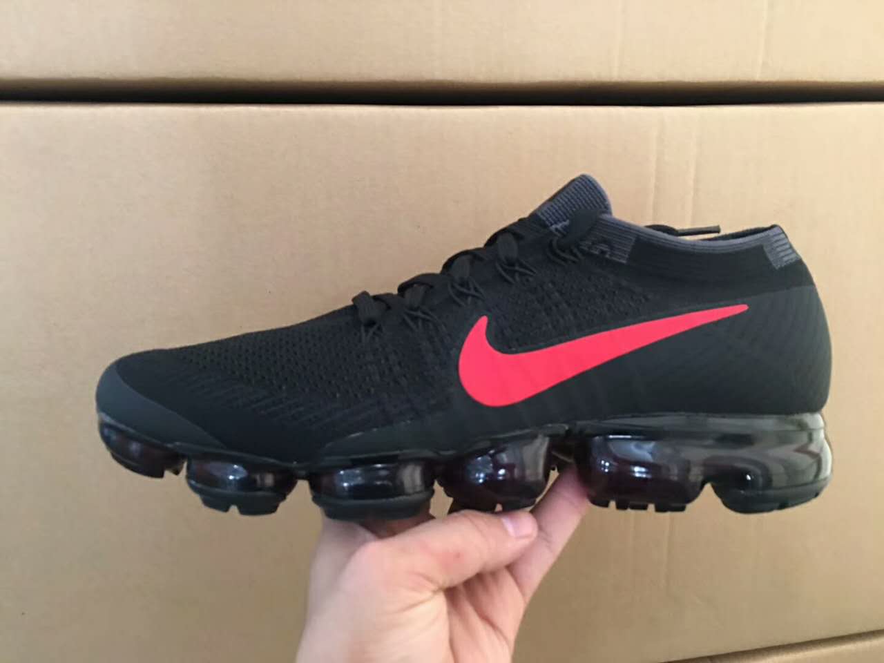 Nike Air Vapor Max Black Red.